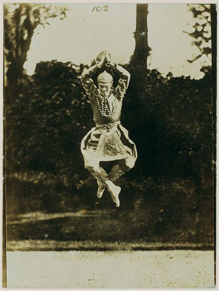 450px-druet_eugne_1867-1916_-_vaslav_nijinsky_in_the_les_orientales1910.jpg